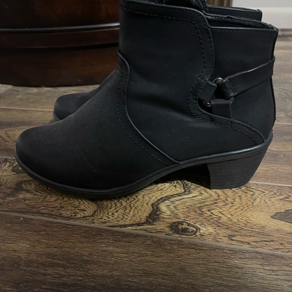 Easy Street Womens Dawnta Block Heel Booties, Size 10W but fits like a 10M - Picture 5 of 11